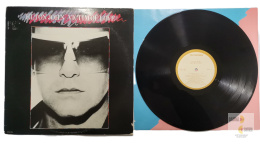 Elton John - Victime of love