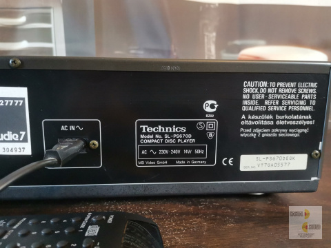 Odtwaracz CD Technics SL PS670D - pilot Odtwaracz CD Technics SL PS670D - pilot