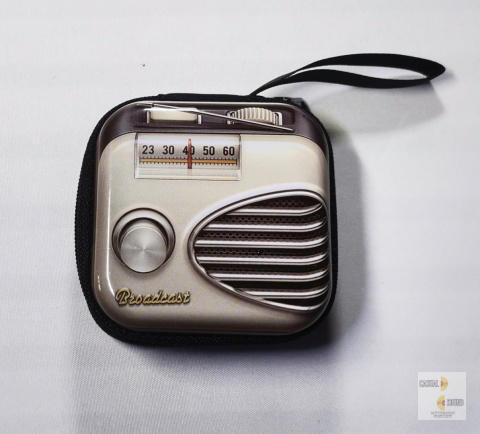 Etui na słuchawki - radio vintage Etui na słuchawki - radio vintage