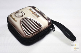 Etui na słuchawki - radio vintage