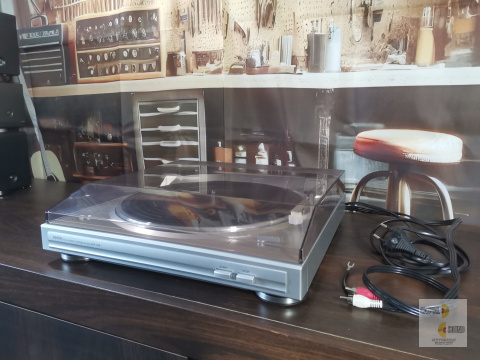 Gramofon Denon DP-29F, full automat Gramofon Denon DP-29F, full automat