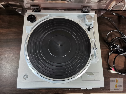 Gramofon Denon DP-29F, full automat Gramofon Denon DP-29F, full automat