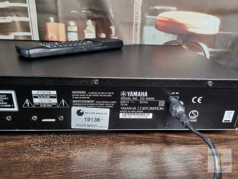 Odtwaracz CD Yamaha CD S300 + pilot Odtwaracz CD Yamaha CD S300 + pilot