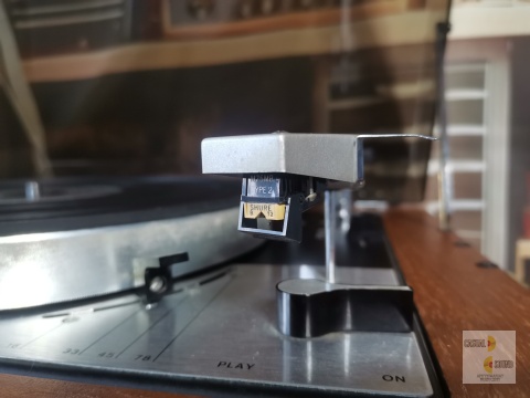 Gramofon Lenco B55 - Made in Switzerland, bardzo ładny stan techniczny i wizualny Gramofon Lenco B55 - Made in Switzerland, bardzo ładny stan techniczny i wizualny