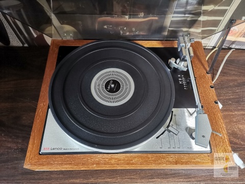 Gramofon Lenco B55 - Made in Switzerland, bardzo ładny stan techniczny i wizualny Gramofon Lenco B55 - Made in Switzerland, bardzo ładny stan techniczny i wizualny